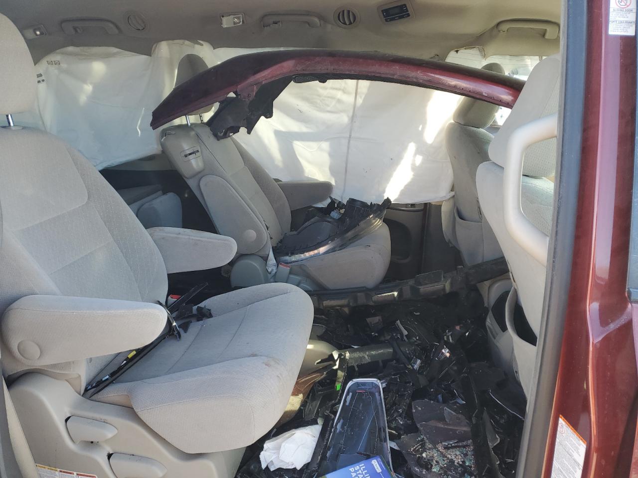 2016 Toyota Sienna - Image 10