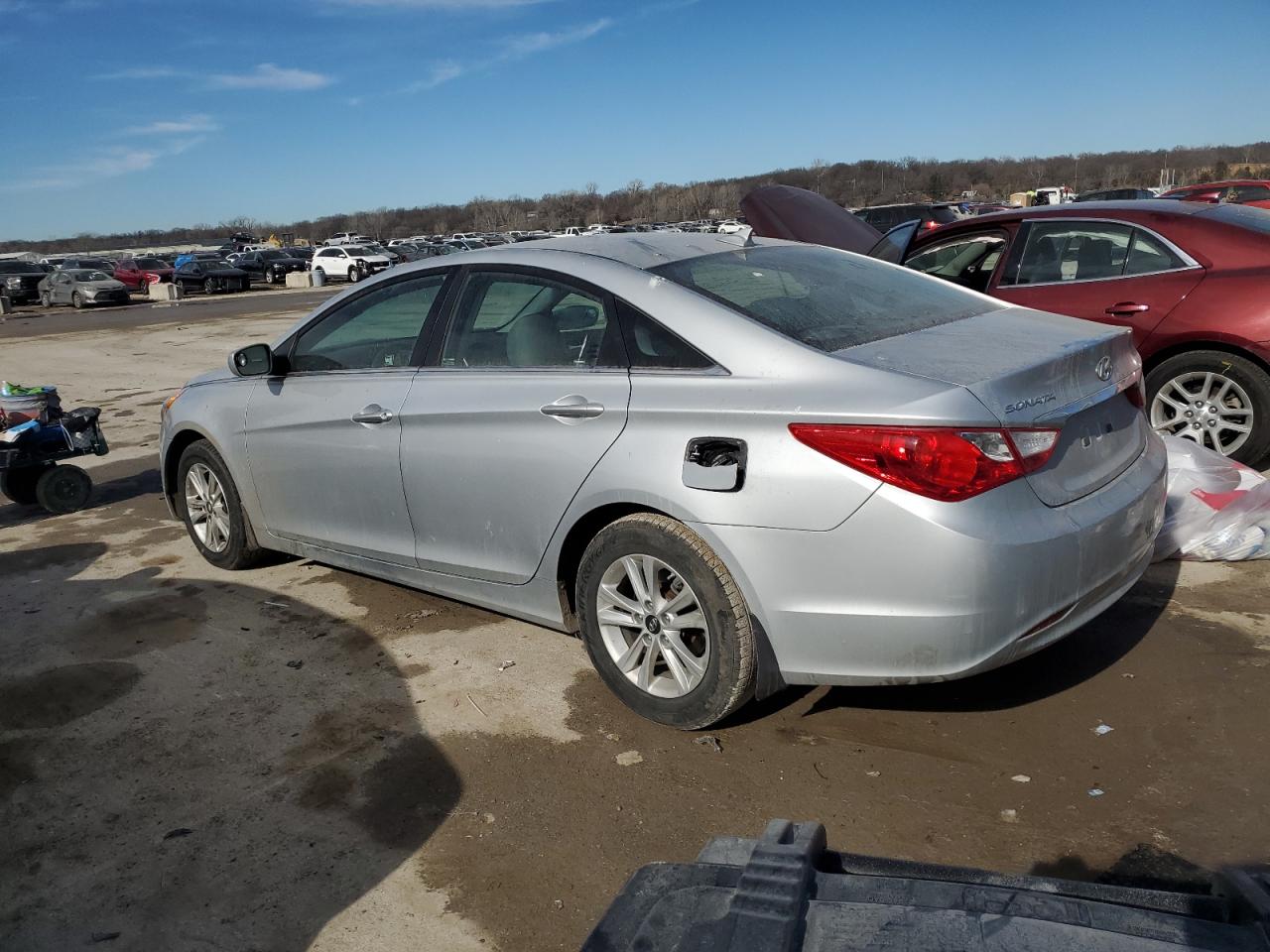 2013 Hyundai Sonata - Image 2