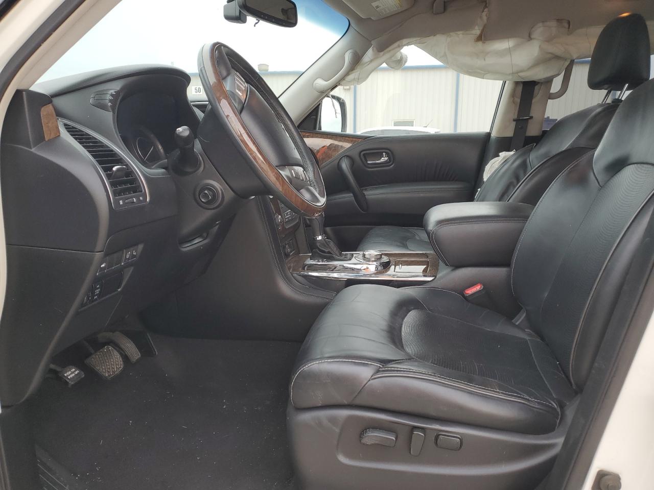 2017 Infiniti QX80 - Image 7