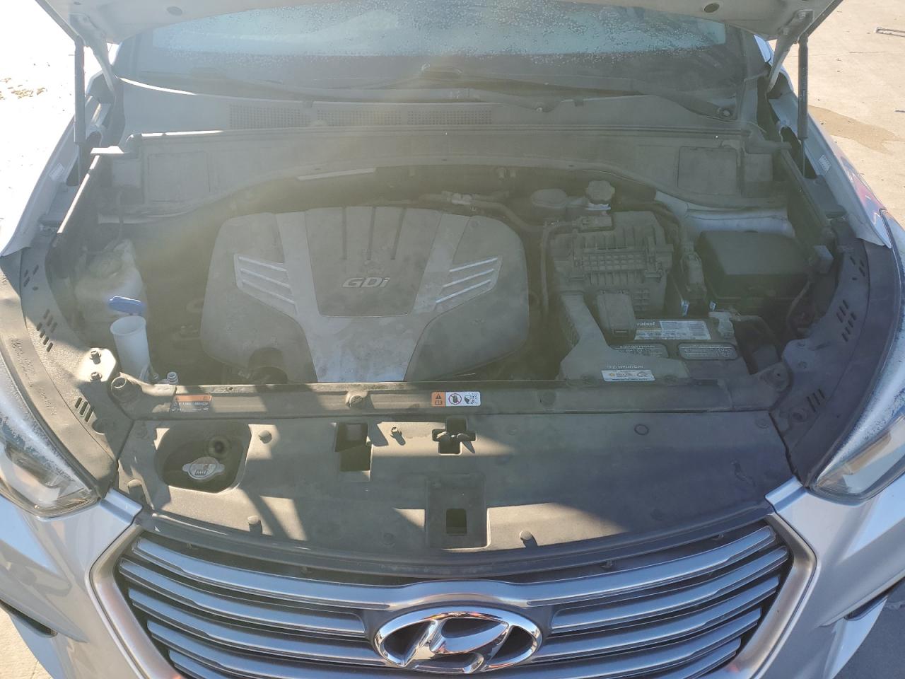 2018 Hyundai Santa Fe - Image 12