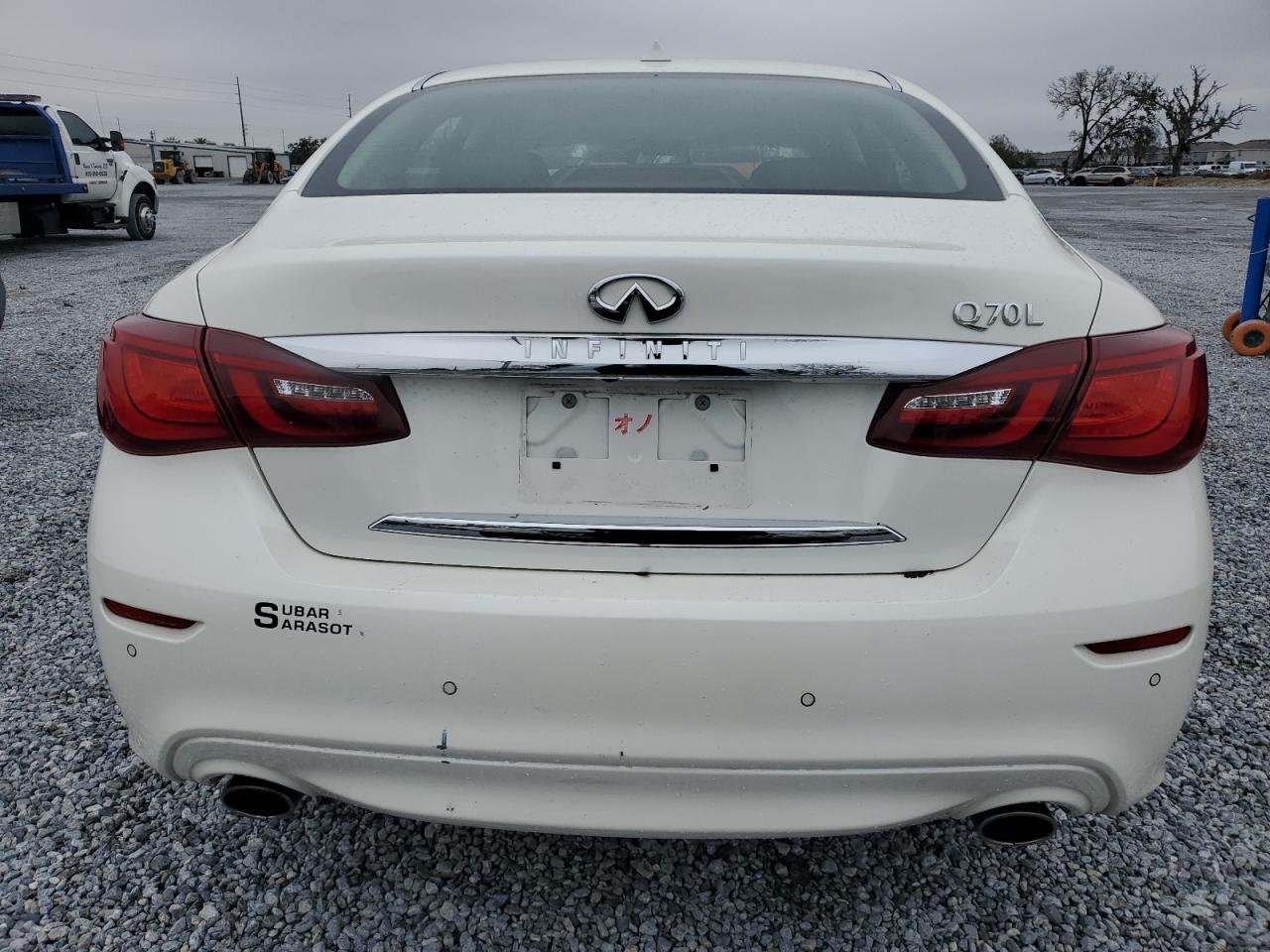 2016 Infiniti Q70 - Image 6