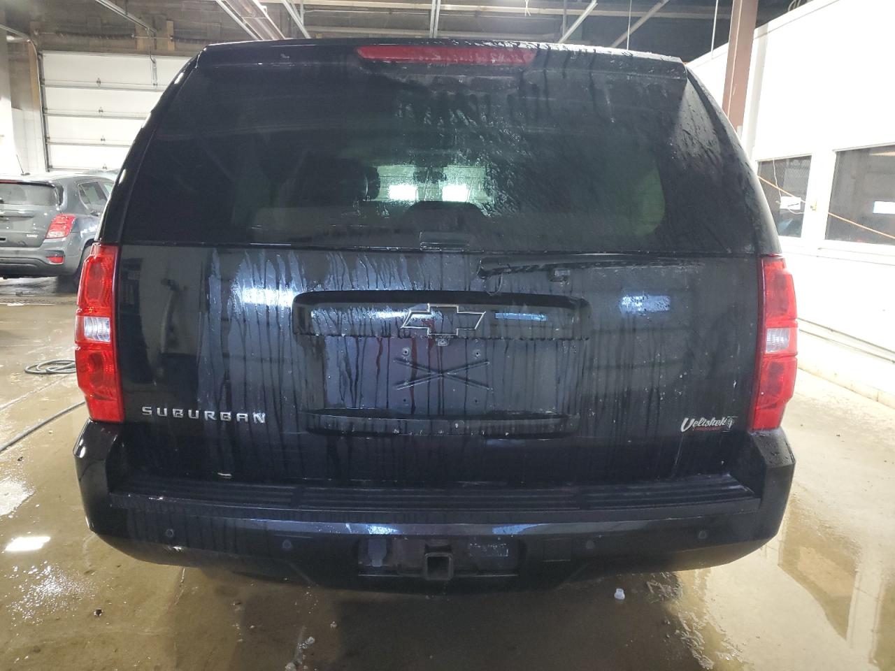 2014 Chevrolet Suburban - Image 6