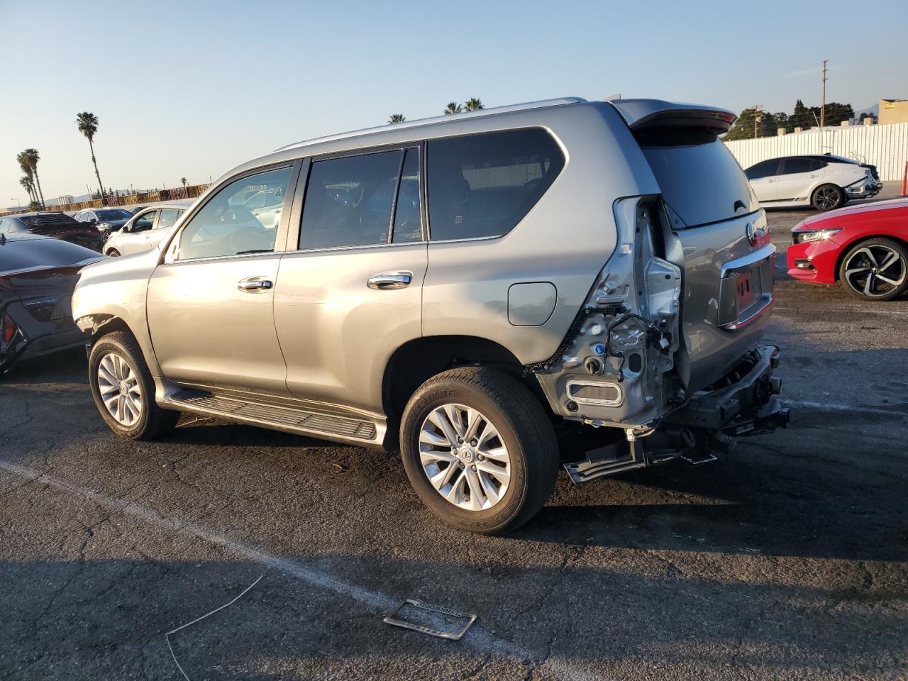 2023 Lexus GX - Image 2