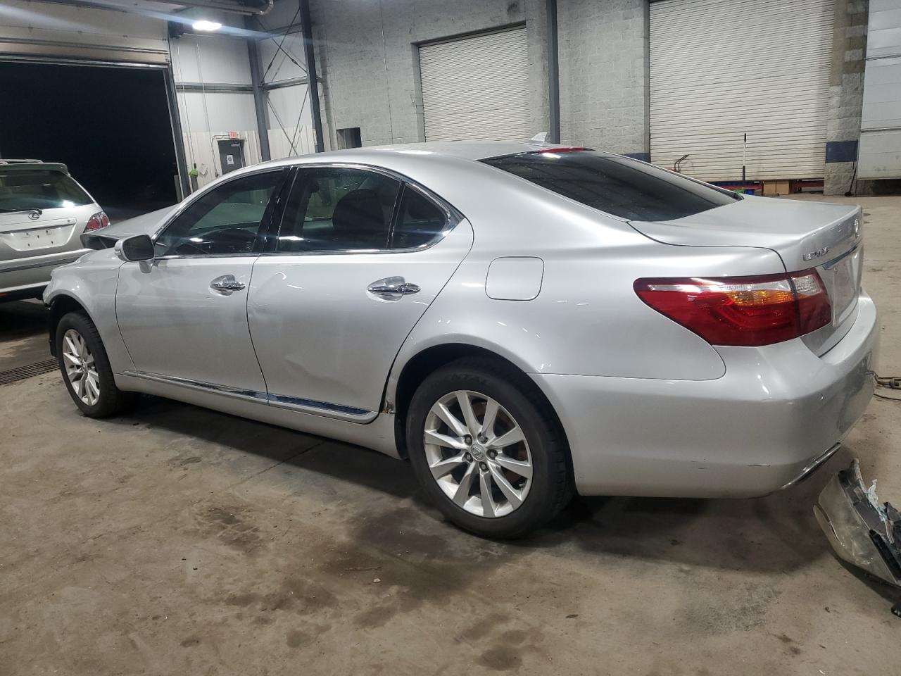 2010 Lexus LS - Image 2