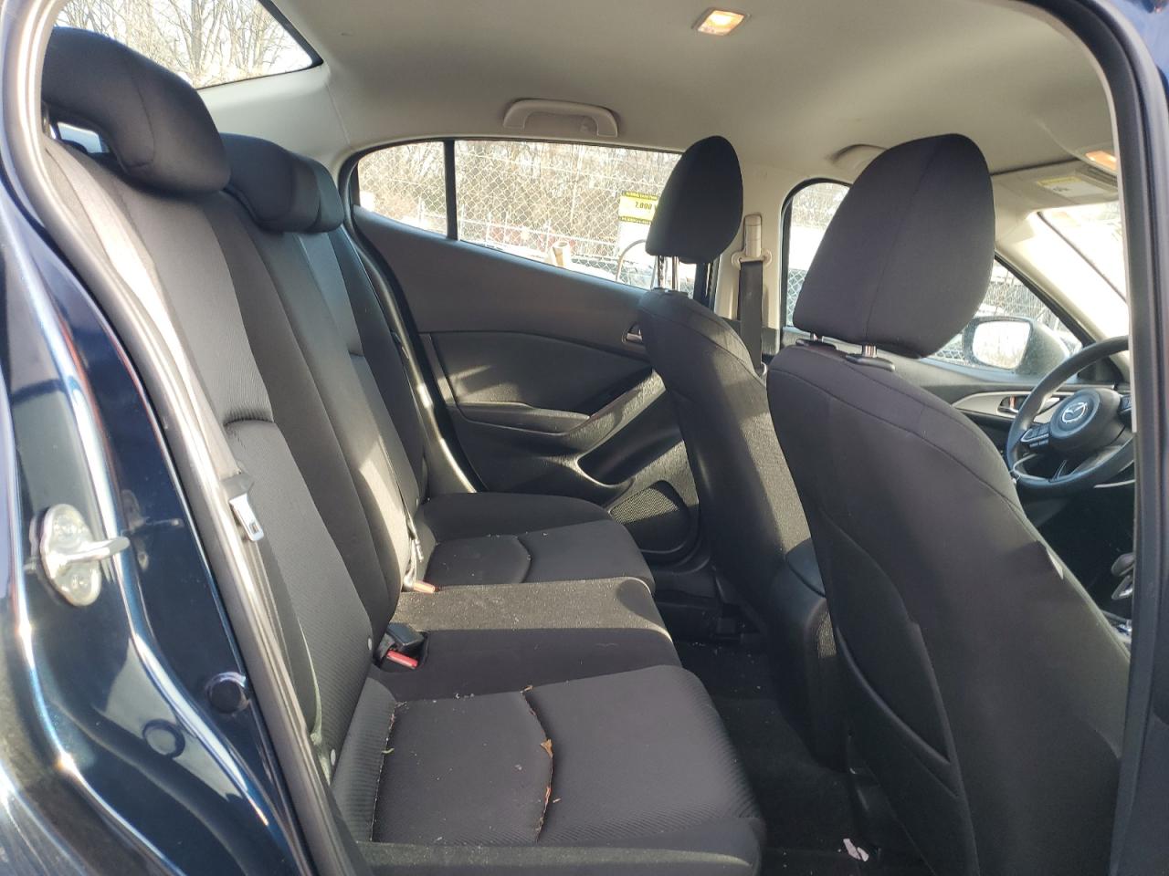 2017 Mazda 3 - Image 10