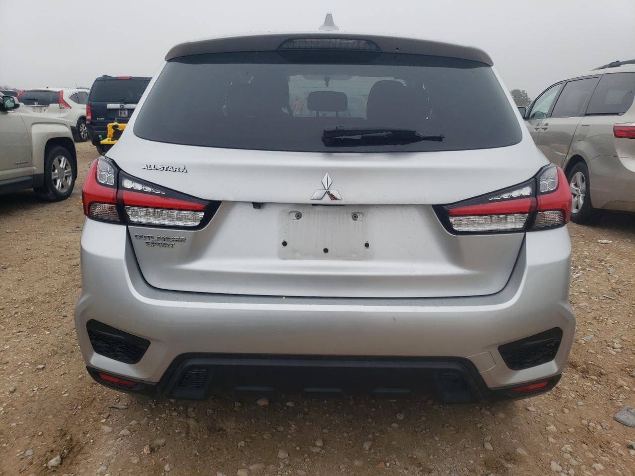 2020 Mitsubishi Outlander - Image 6