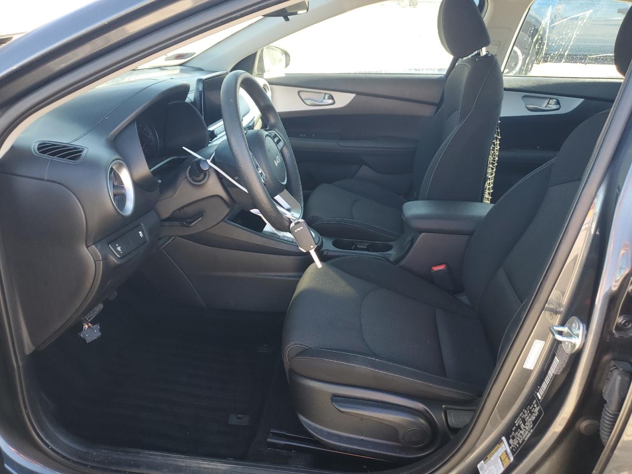2024 Kia Forte - Image 7