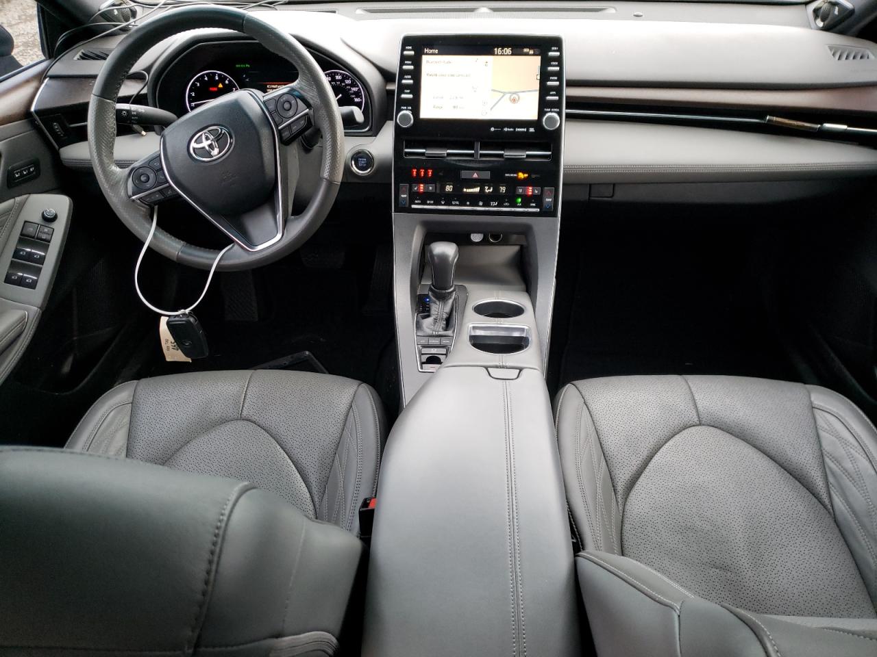 2019 Toyota Avalon - Image 8