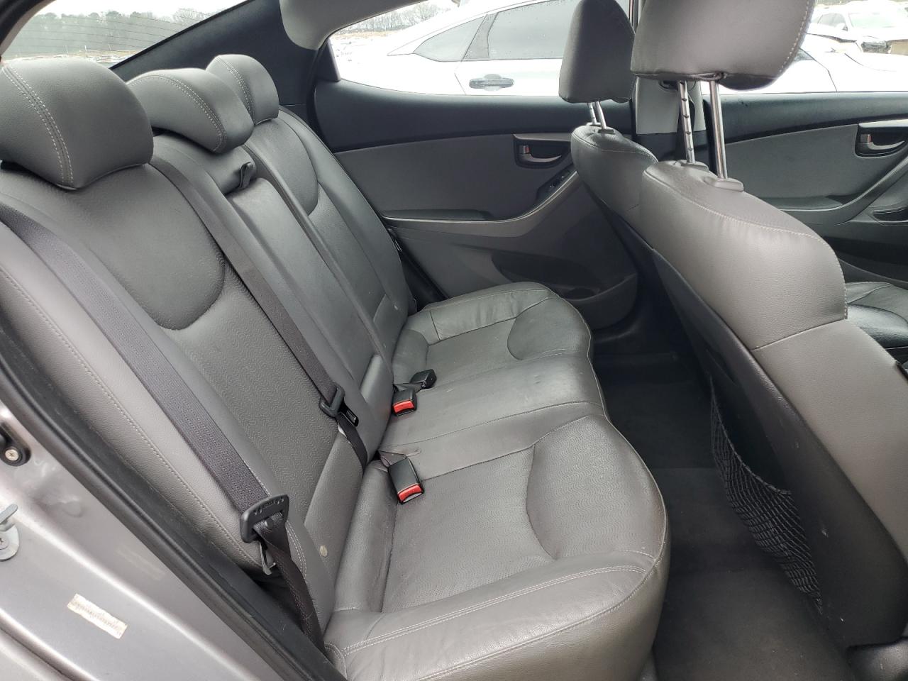 2012 Hyundai Elantra - Image 10