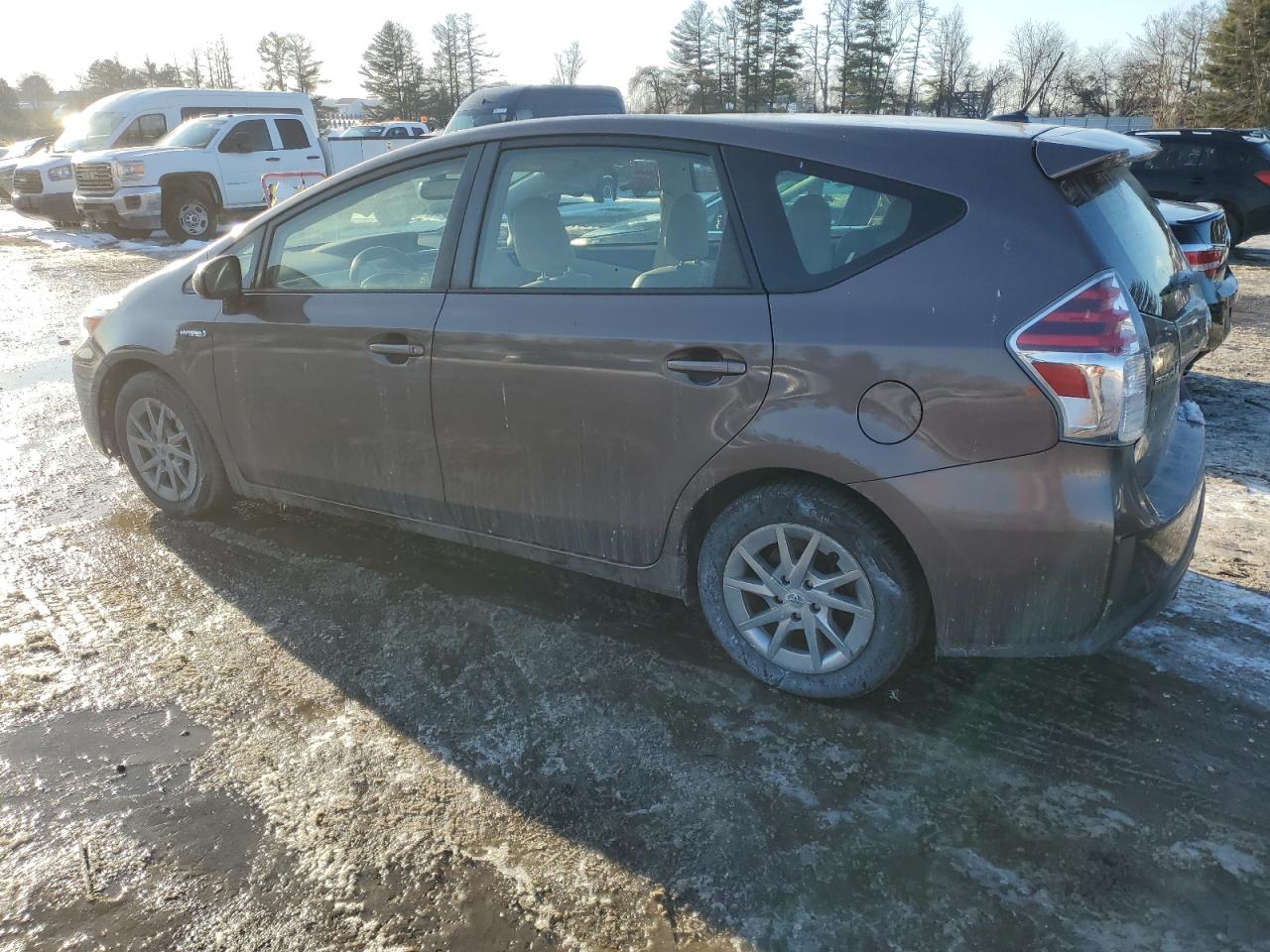 2016 Toyota Prius - Image 2