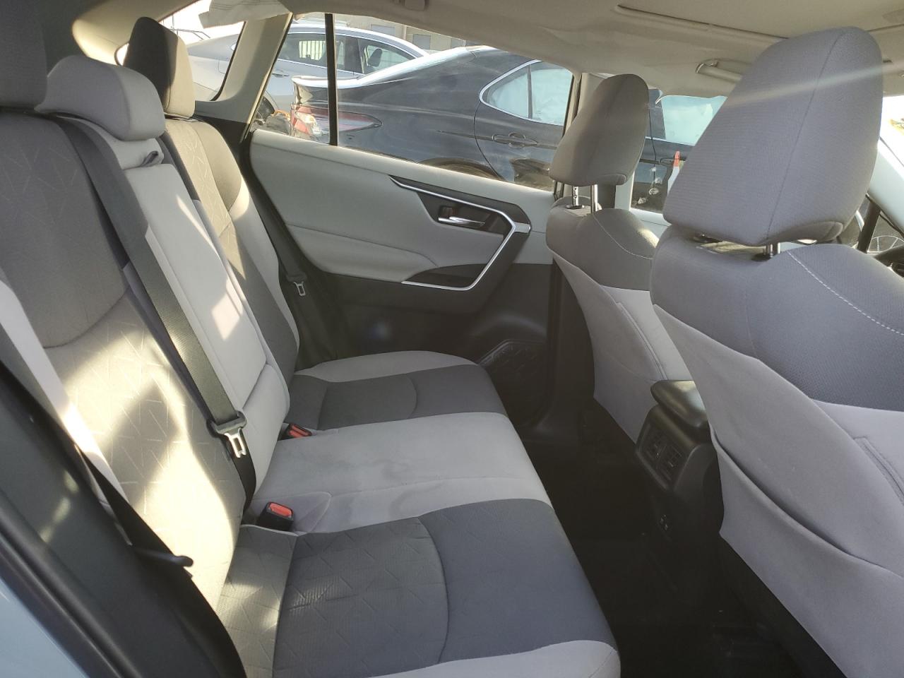 2020 Toyota RAV 4 - Image 11