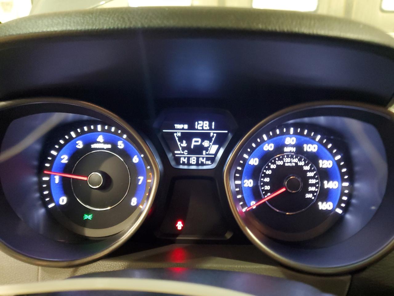 2014 Hyundai Elantra - Image 9