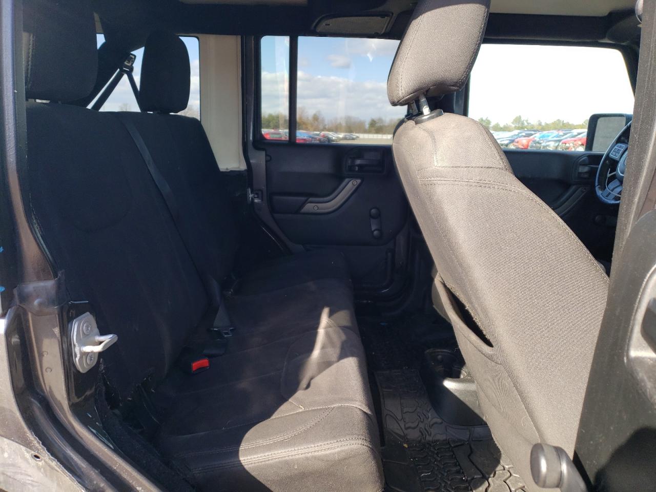 2018 Jeep Wrangler - Image 11
