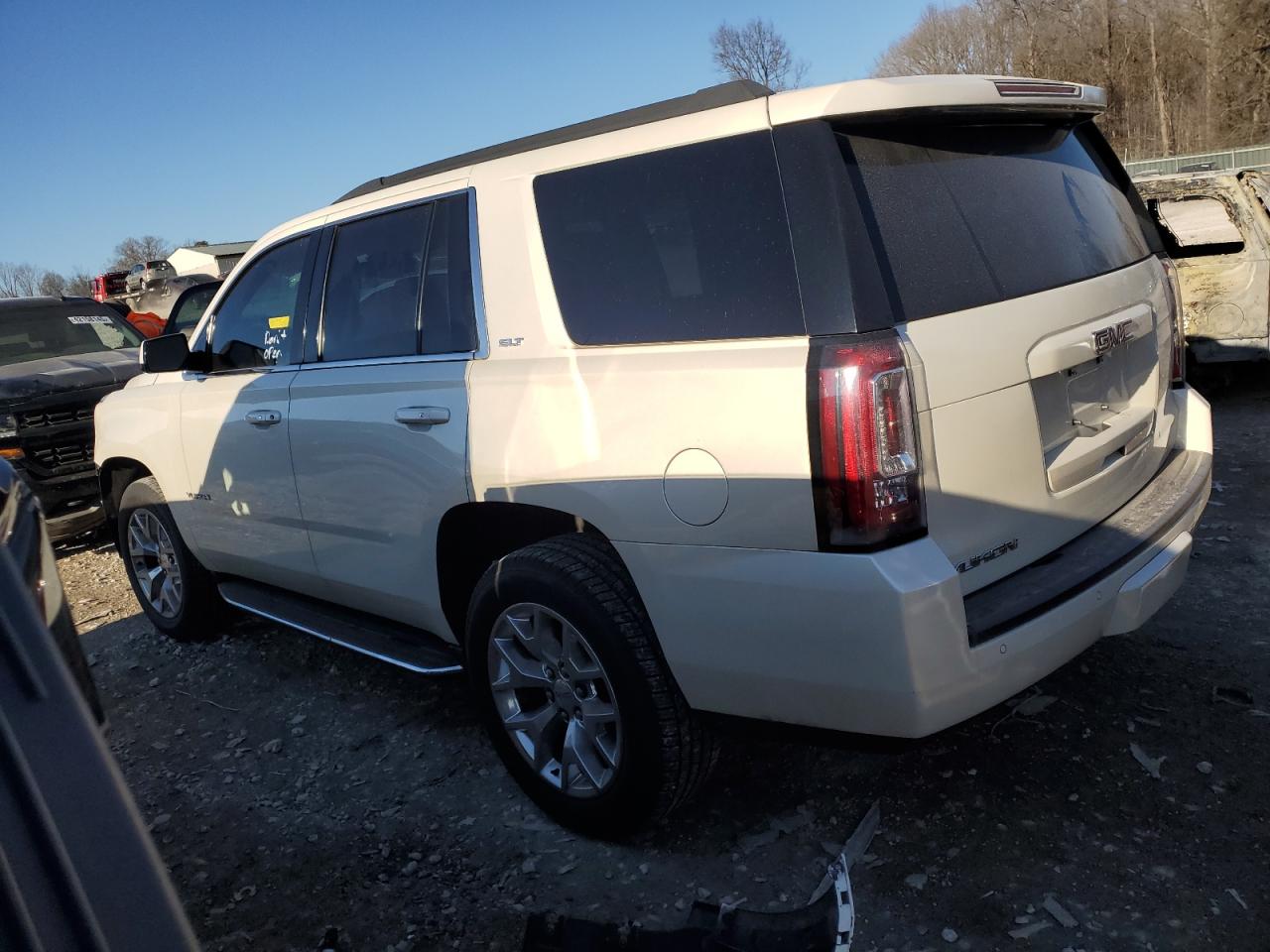 2015 GMC Yukon - Image 2