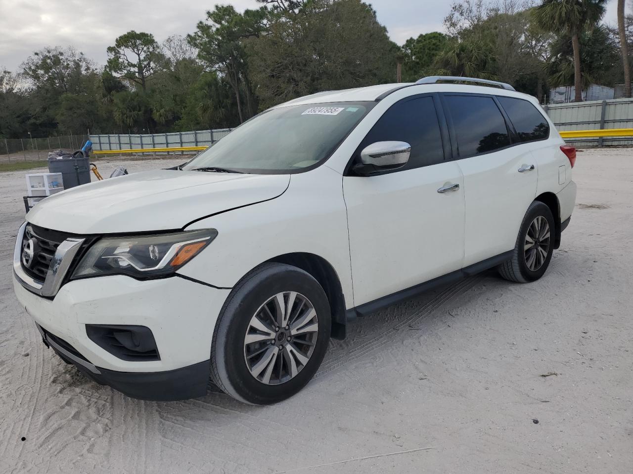 2017 Nissan Pathfinder - Image 1