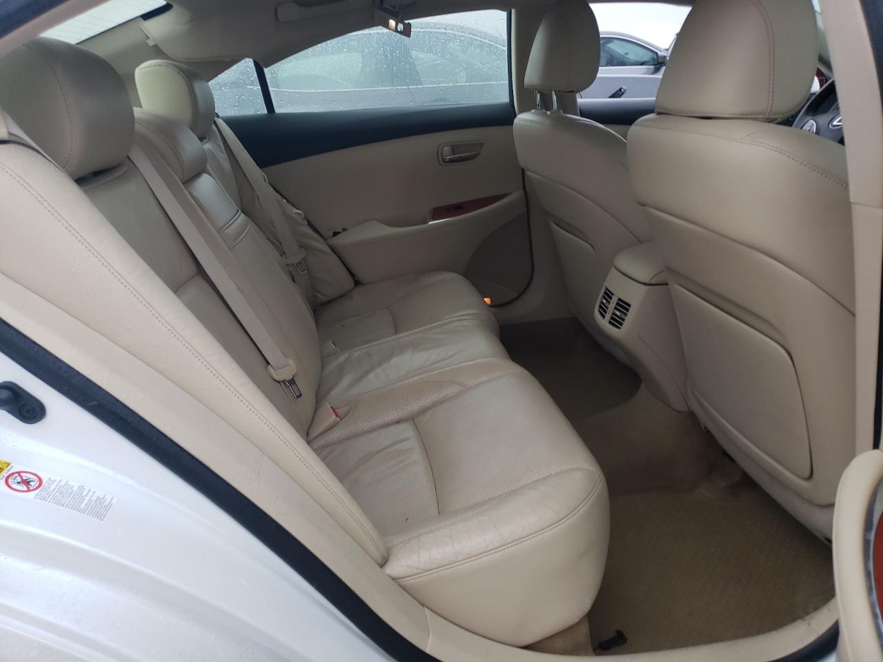 2012 Lexus ES - Image 10