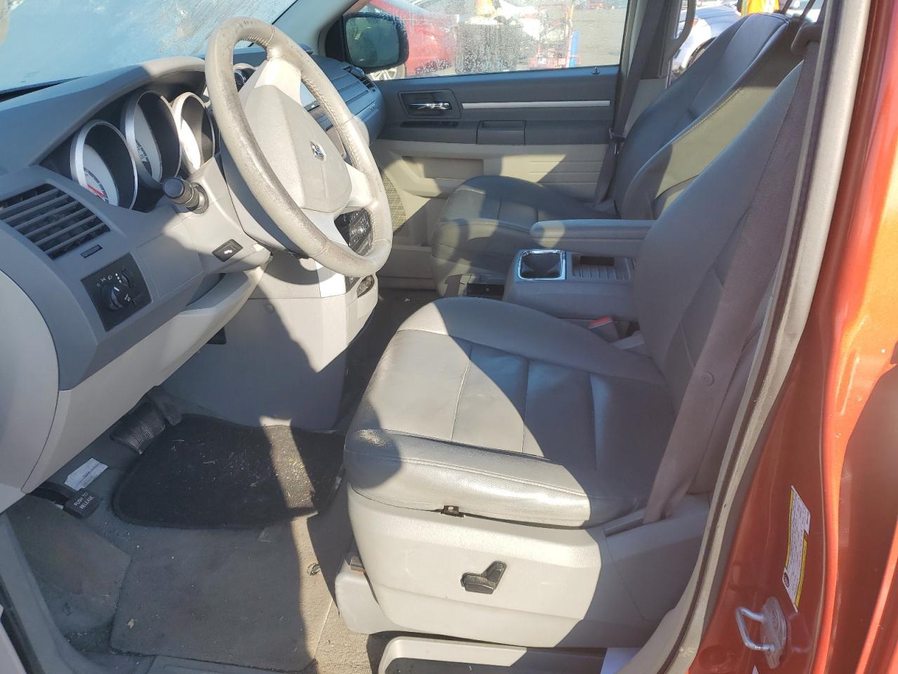 2008 Dodge Caravan - Image 7