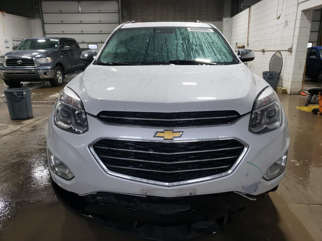 2017 Chevrolet Equinox - Image 5