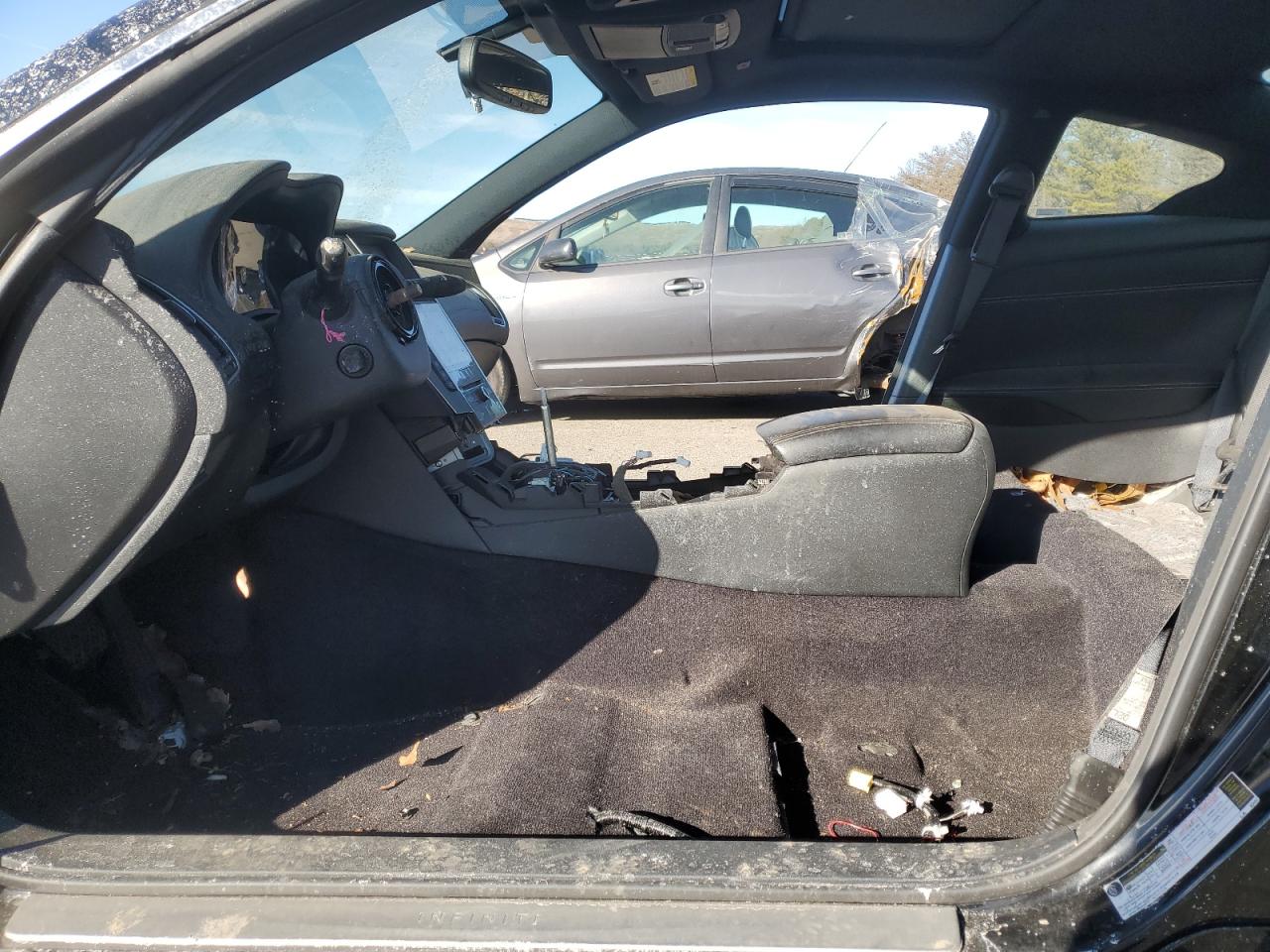 2017 Infiniti Q60 - Image 7