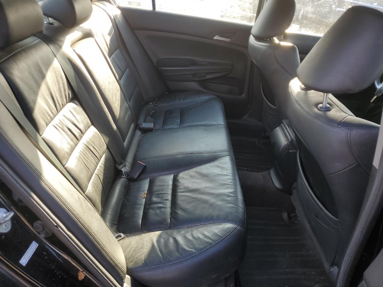 2012 Honda Accord - Image 10