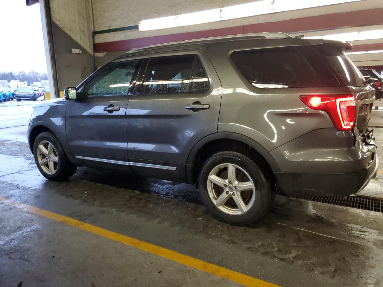 2017 Ford Explorer - Image 2