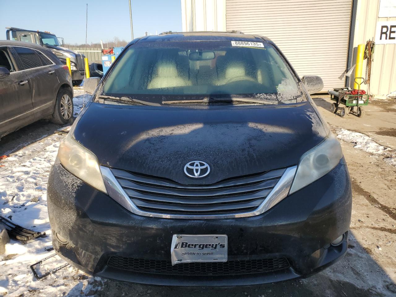 2011 Toyota Sienna - Image 5