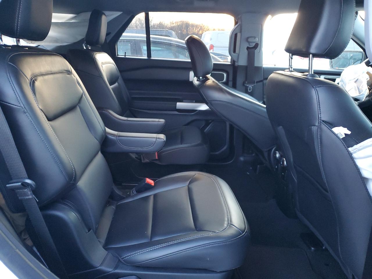 2022 Ford Explorer - Image 11