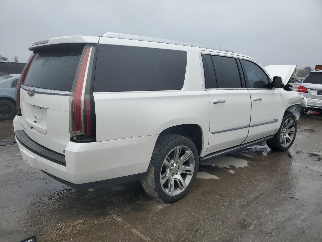 2016 Cadillac Escalade - Image 3