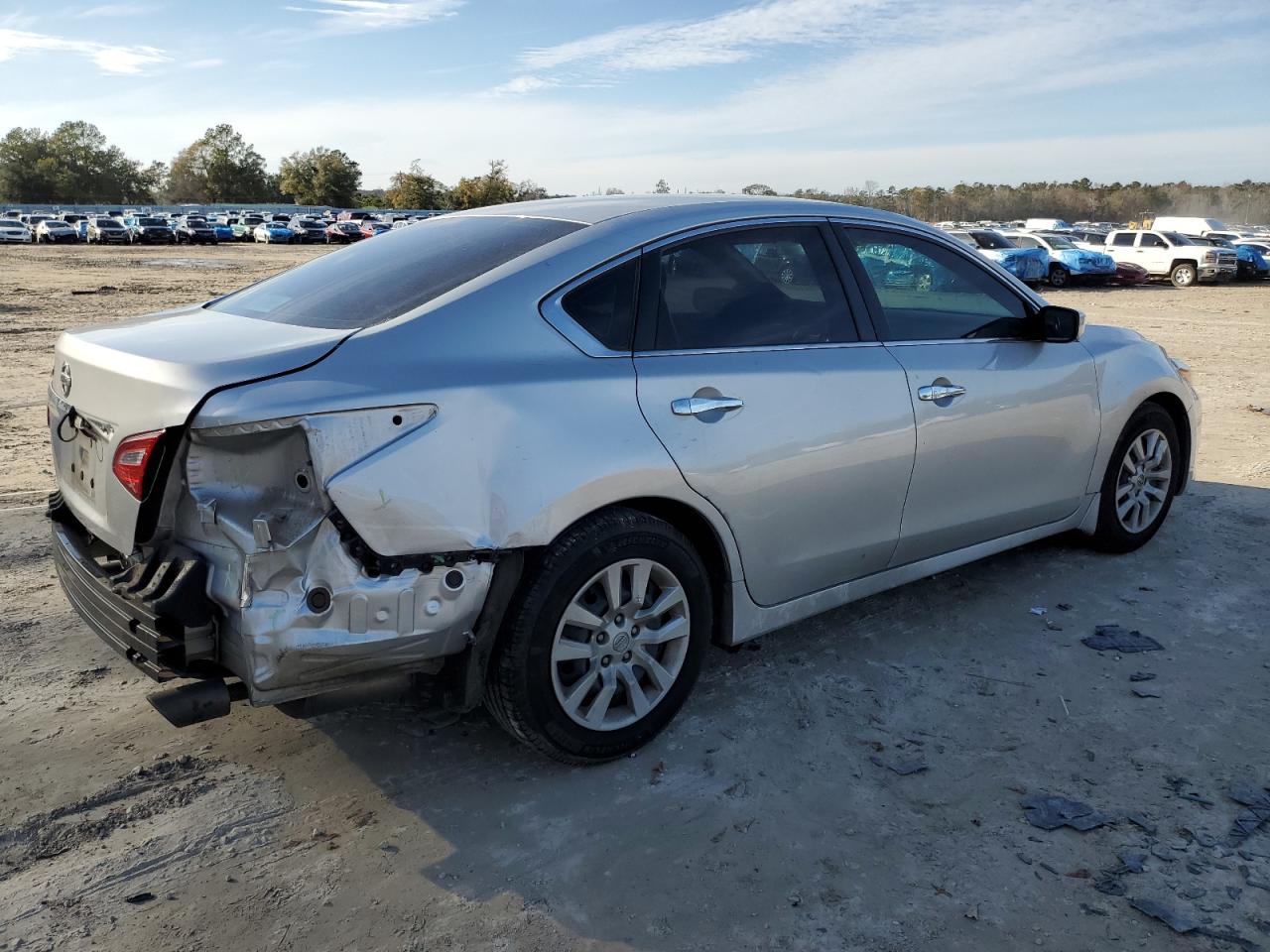 2017 Nissan Altima - Image 3