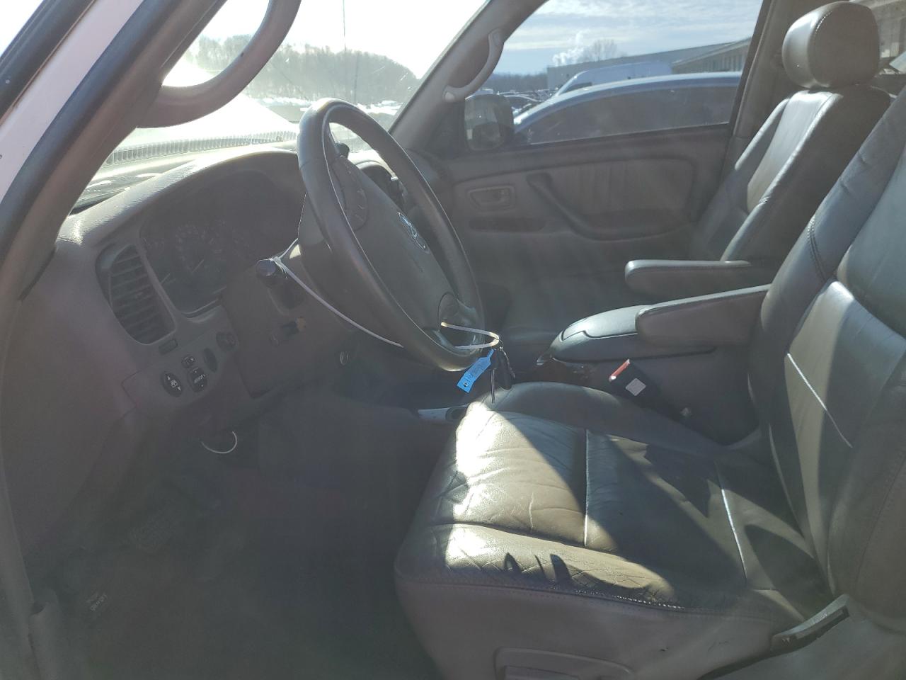 2004 Toyota Tundra - Image 7