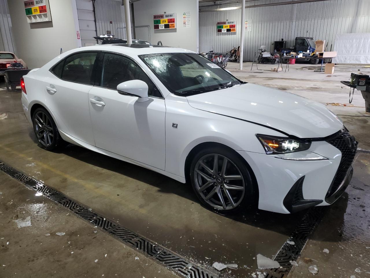 2017 Lexus IS - Image 4