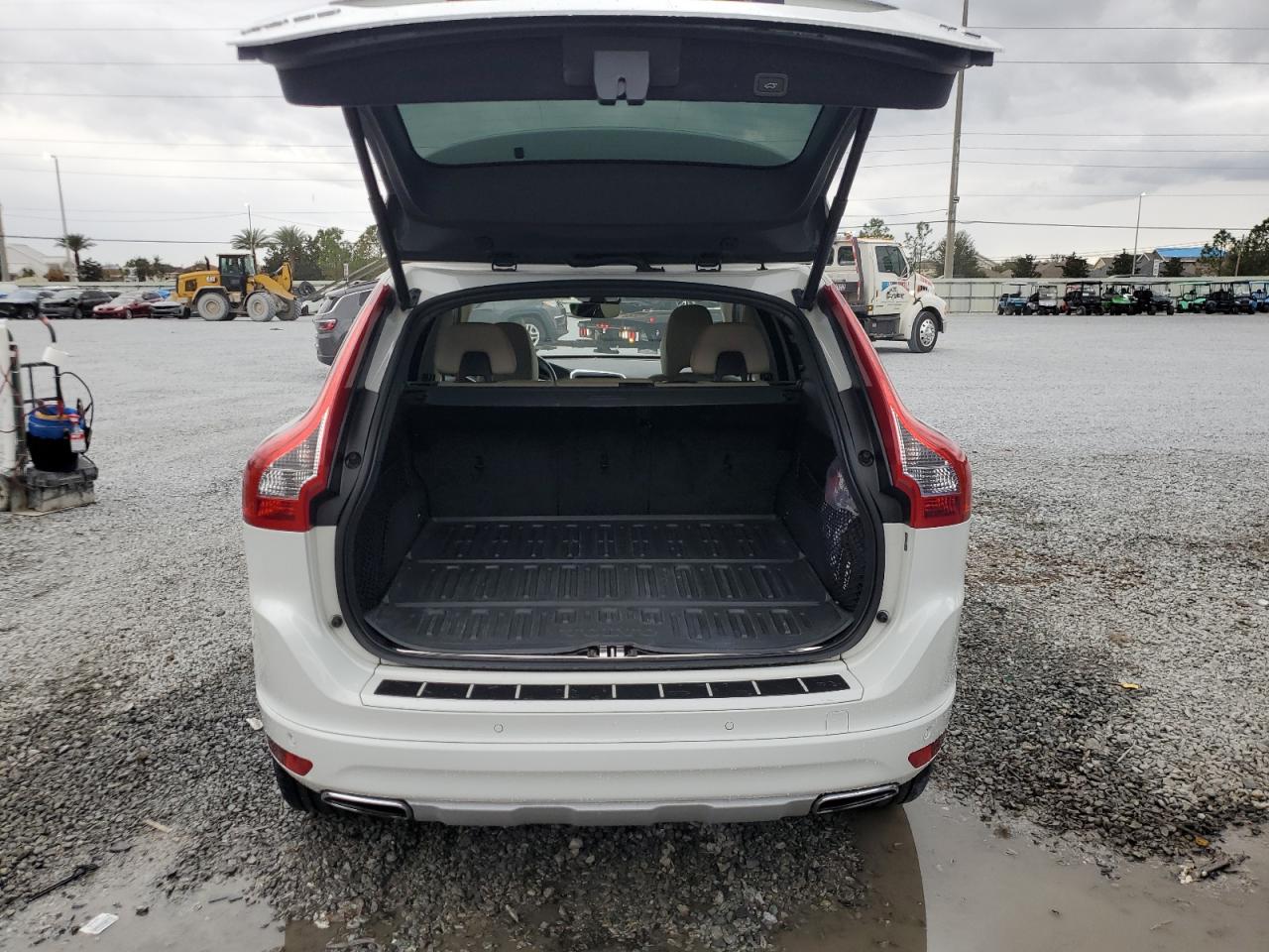 2016 Volvo XC60 - Image 6