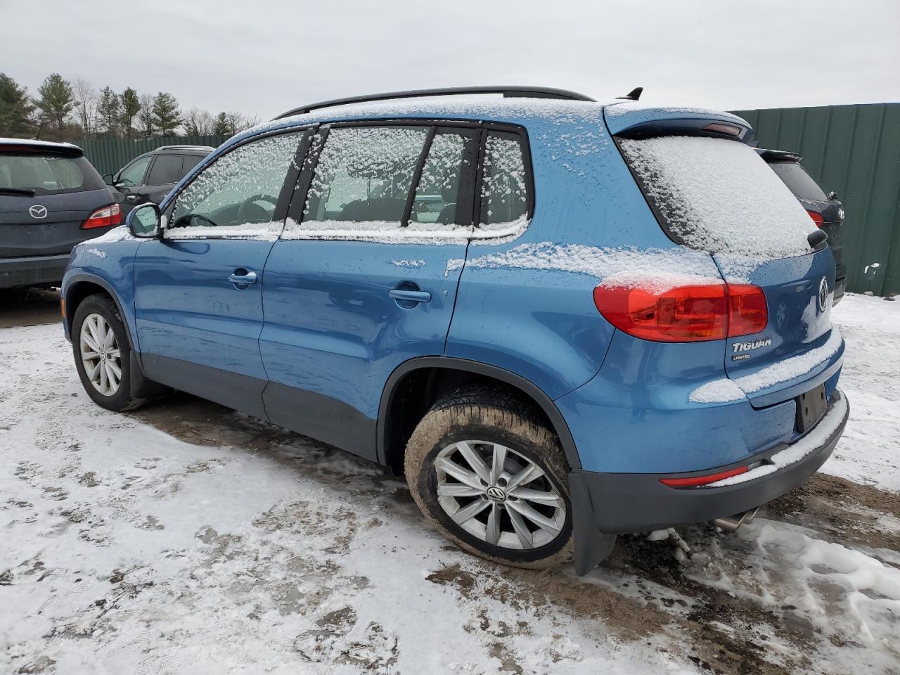 2017 Volkswagen Tiguan - Image 2