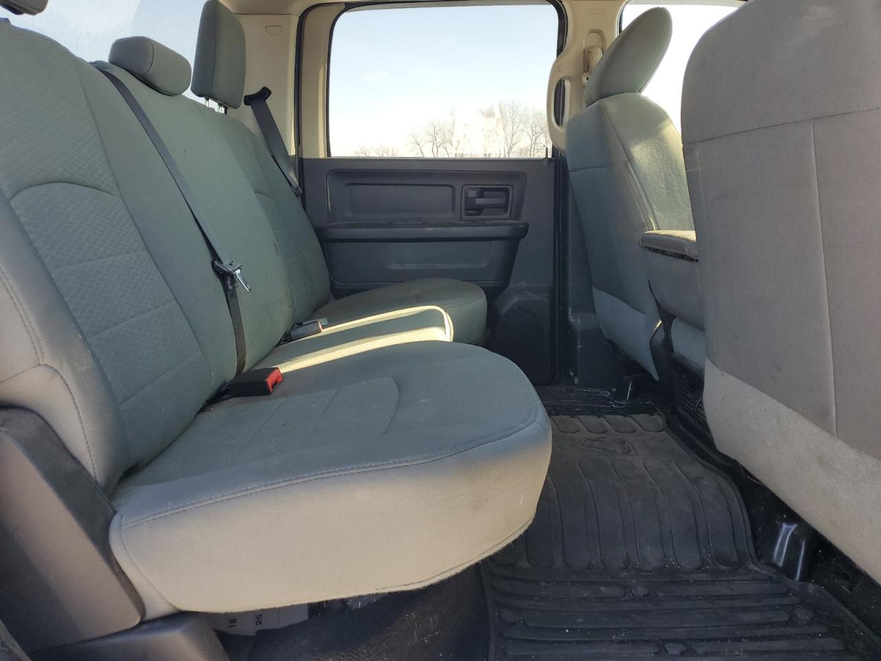 2015 RAM 1500 - Image 10