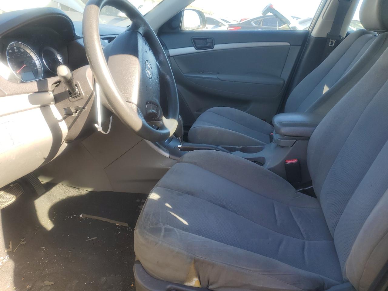 2010 Hyundai Sonata - Image 7
