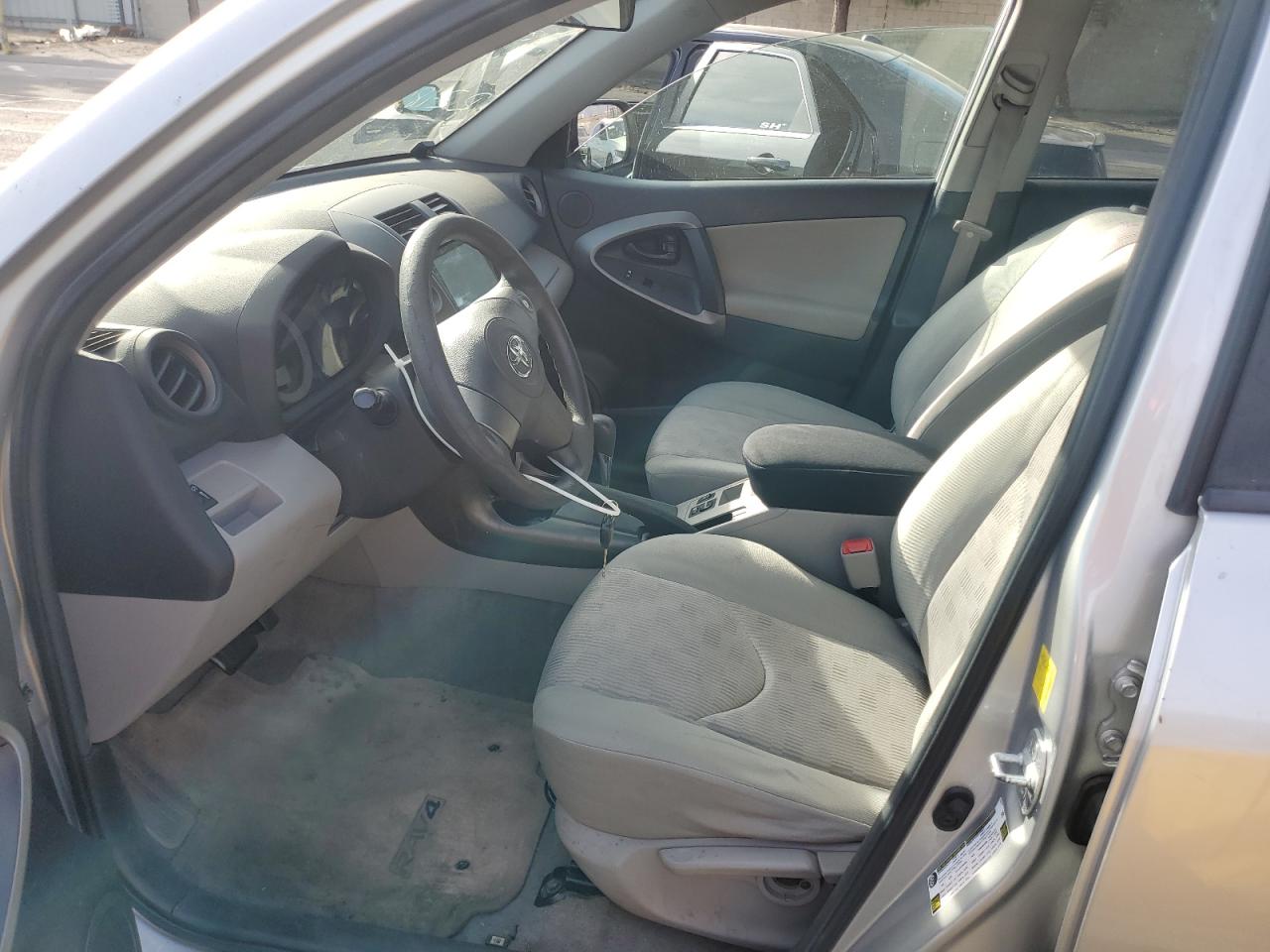 2010 Toyota RAV 4 - Image 7