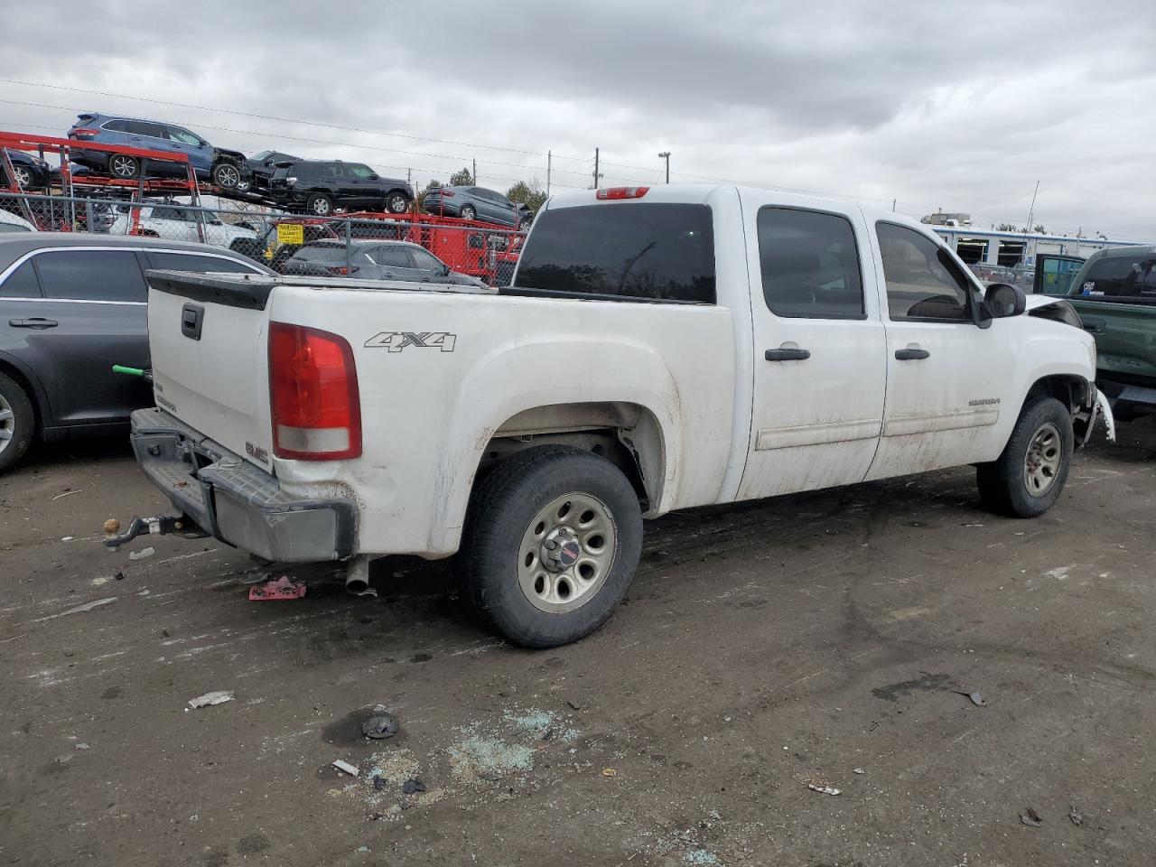 2011 GMC Sierra - Image 3