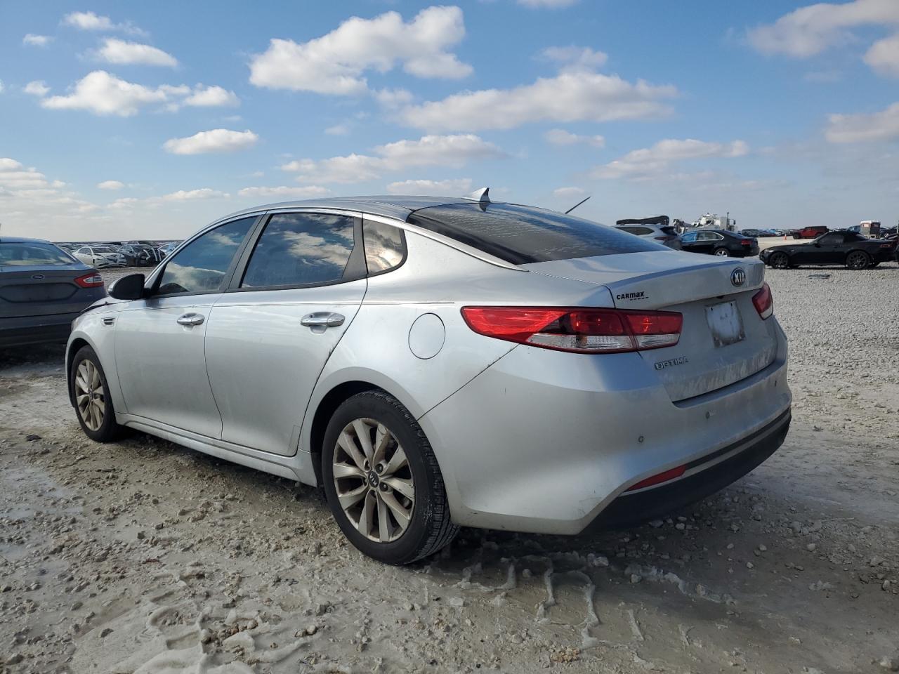 2018 Kia Optima - Image 2
