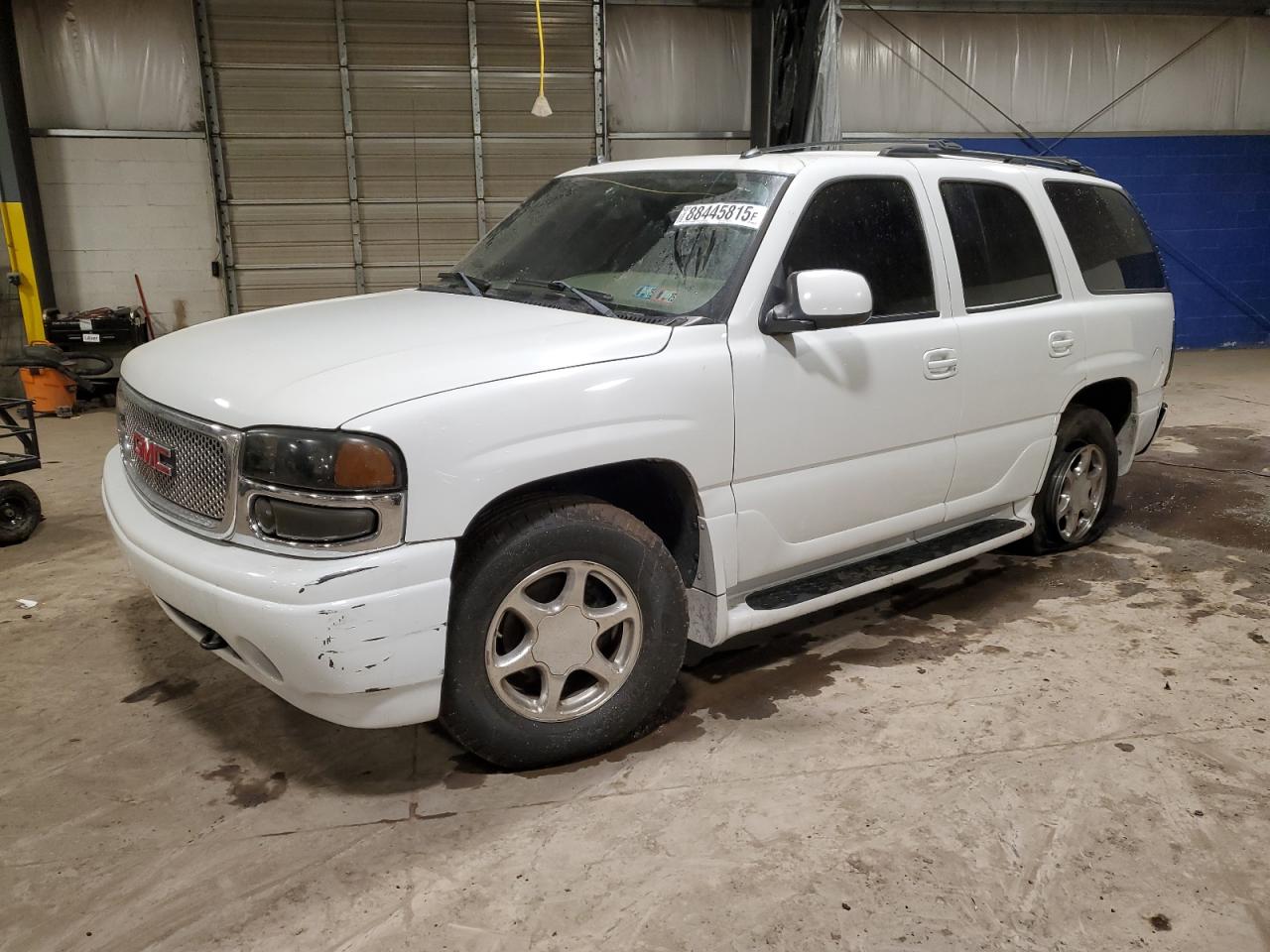 2005 GMC Yukon - Image 1