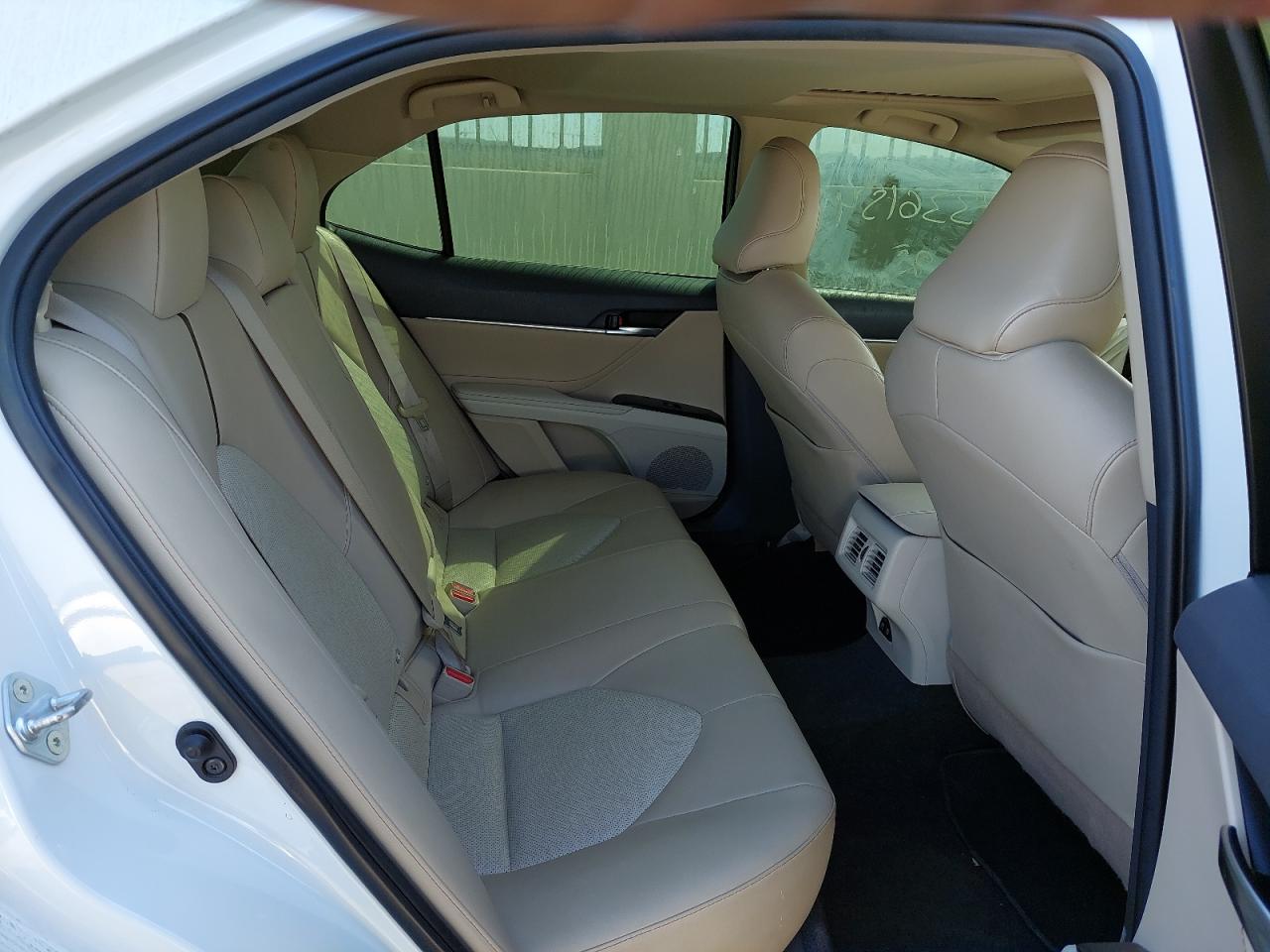 JTNBZ4HK6J3000348 - 2018 Toyota Camry L - #87336154