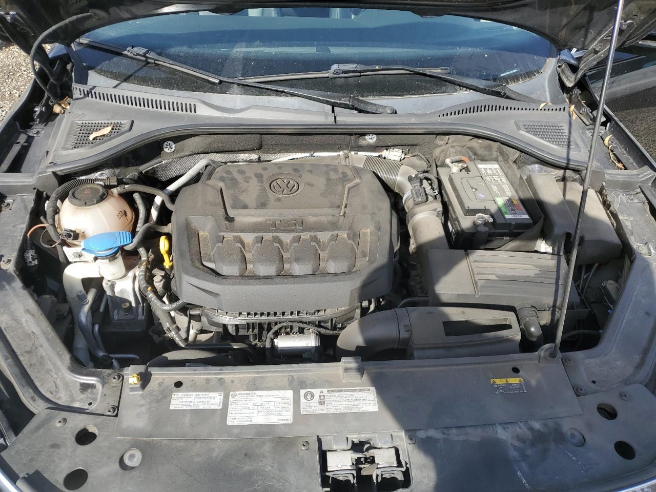 2020 Volkswagen Passat - Image 11