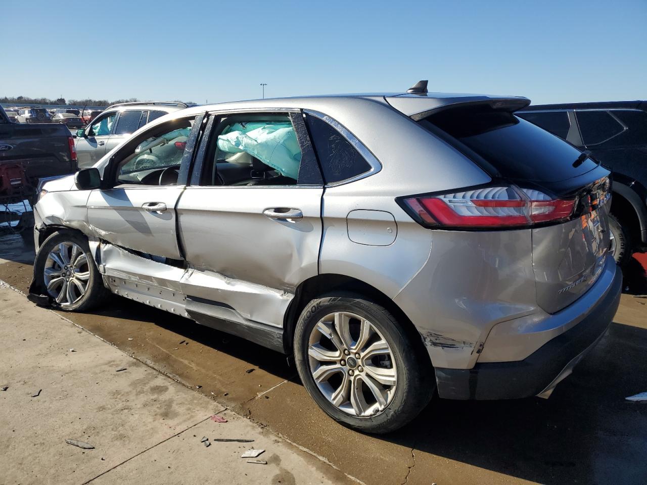 2023 Ford Edge - Image 2