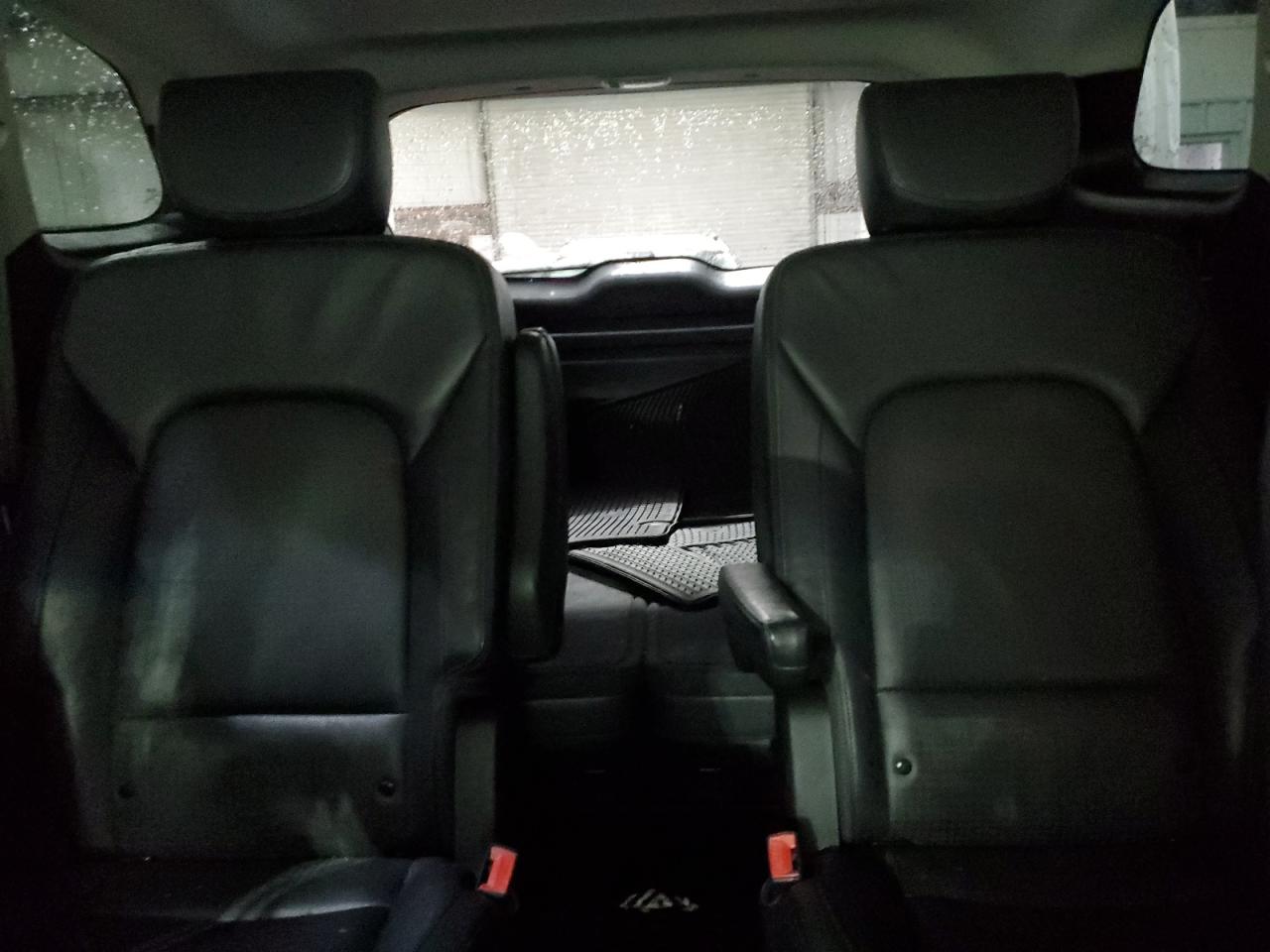2014 Hyundai Santa Fe - Image 10