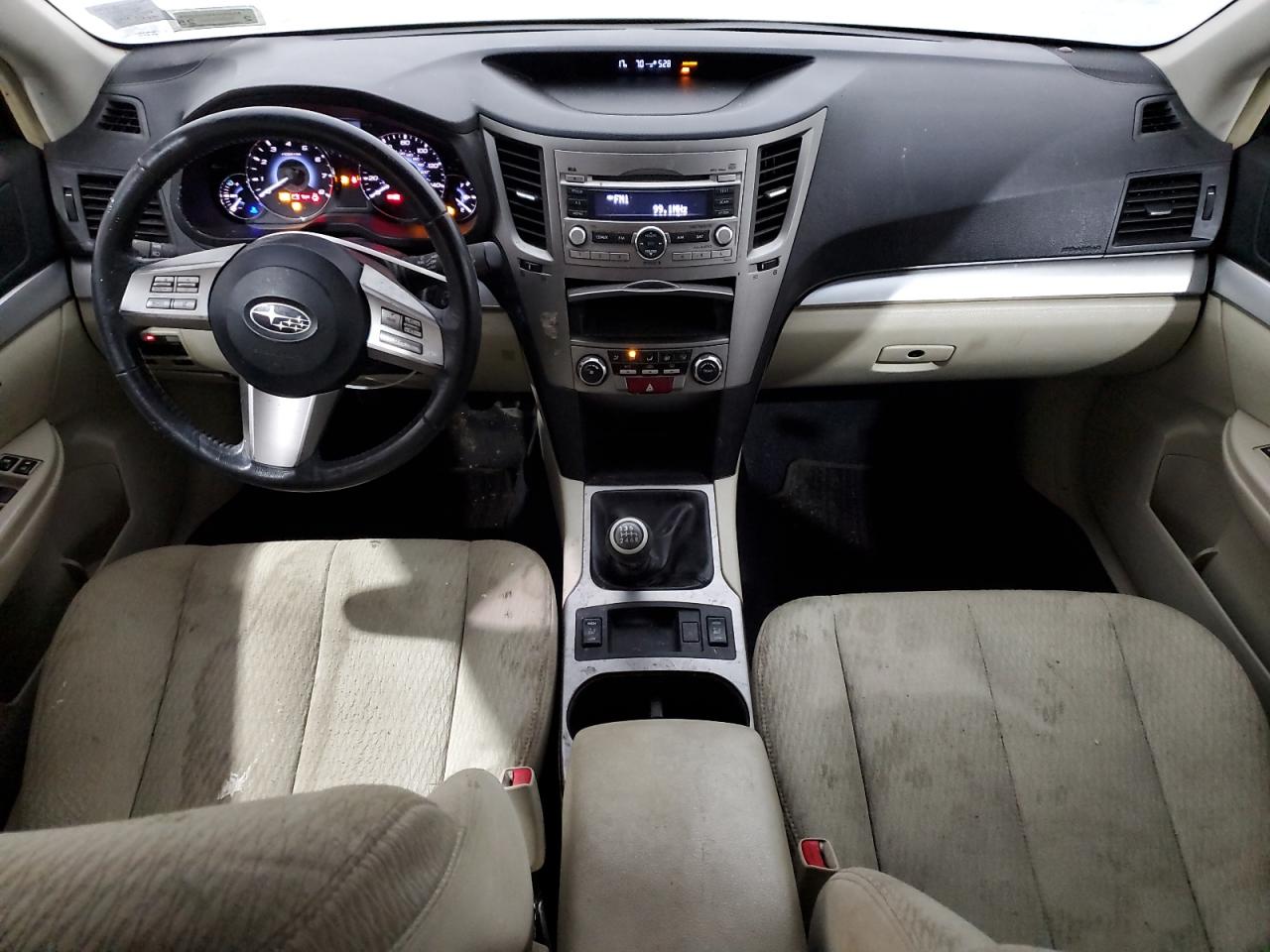 2010 Subaru Outback - Image 8