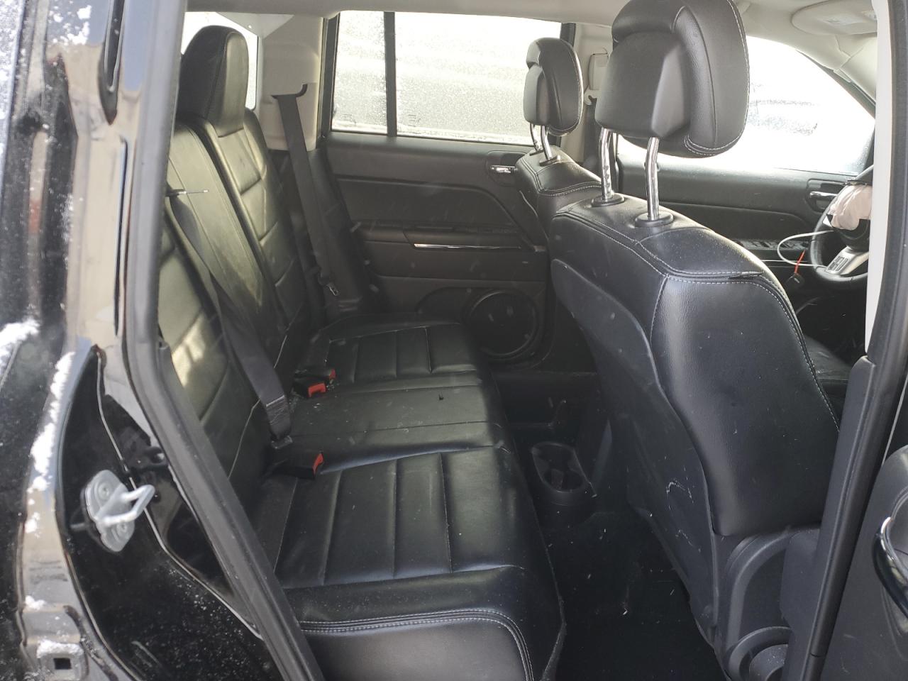 2012 Jeep Compass - Image 11