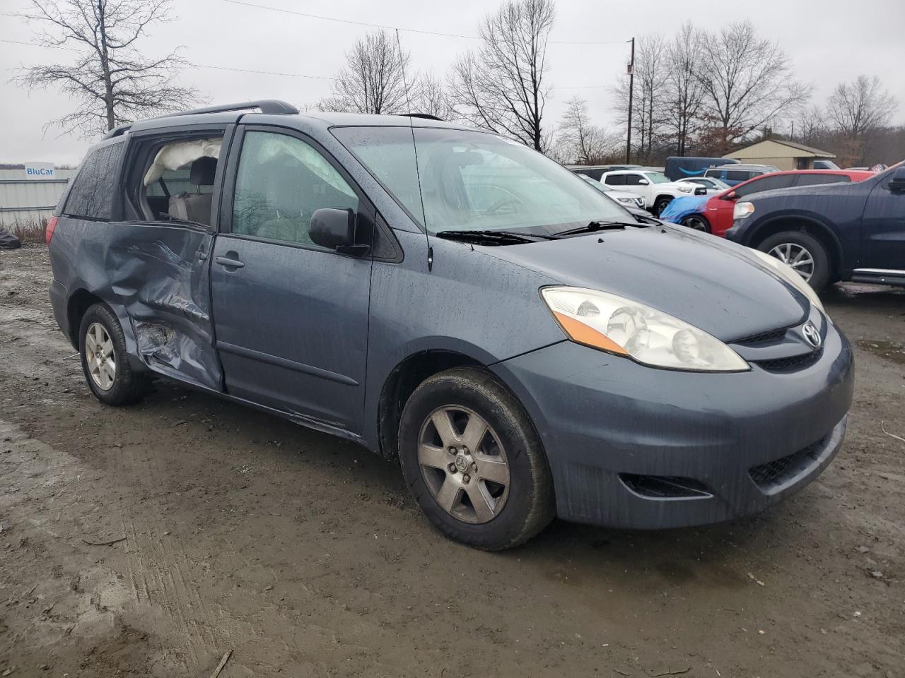 2009 Toyota Sienna - Image 4