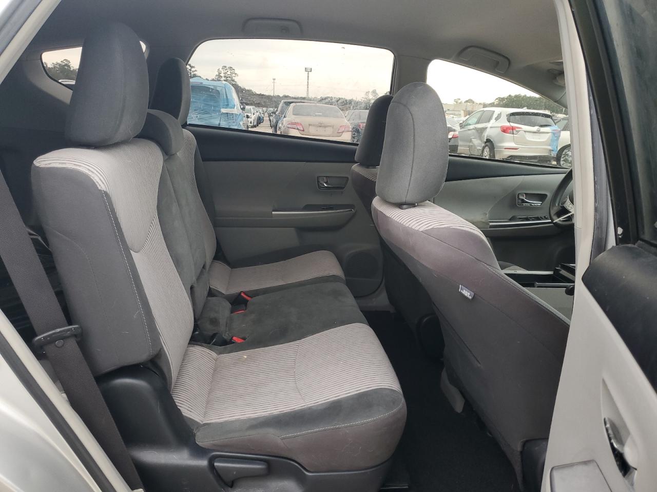 2015 Toyota Prius - Image 10