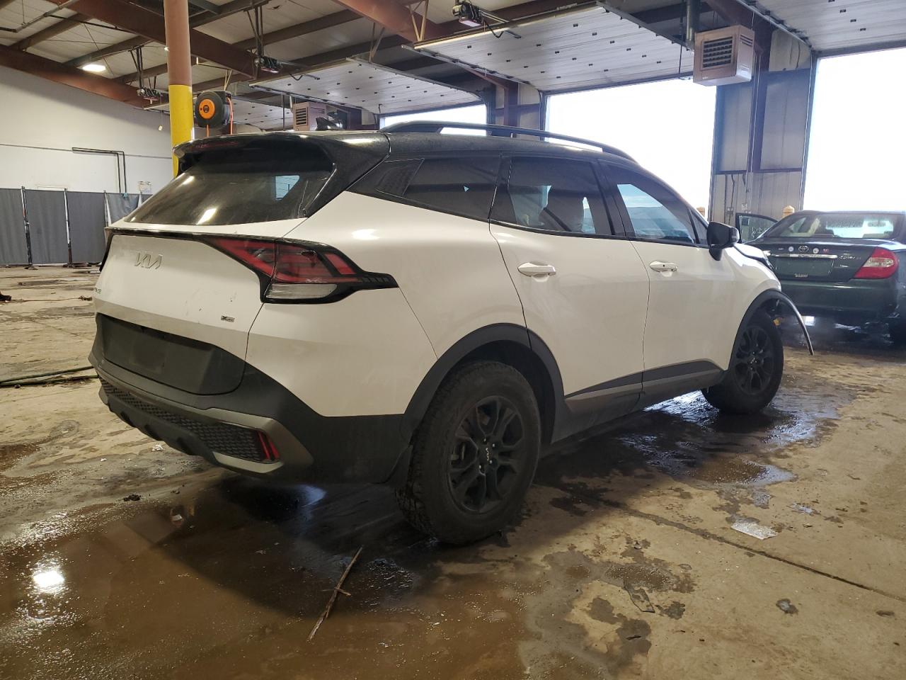 2023 Kia Sportage - Image 3