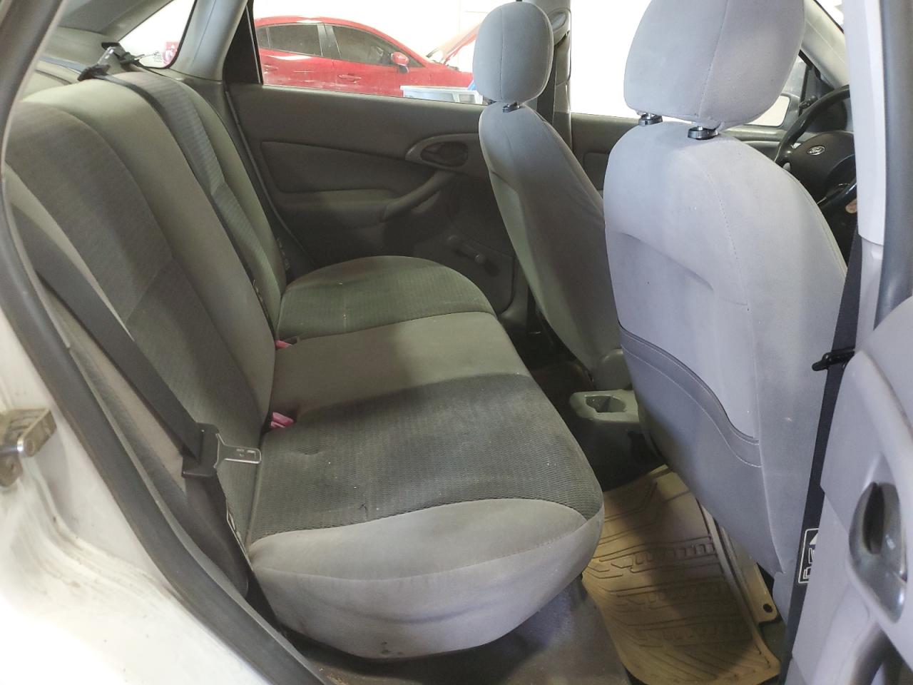 2003 Ford Focus - Image 10