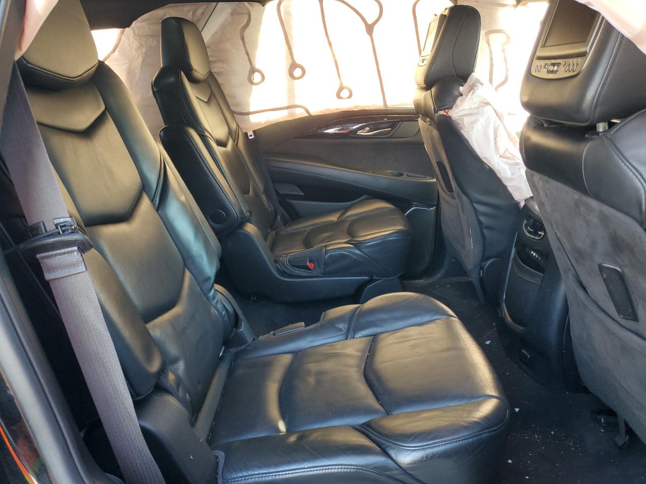 2016 Cadillac Escalade - Image 11